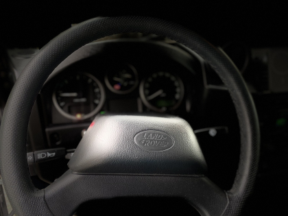 Εγκατάσταση Alpine Radio/CD/MP3 σε Land Rover Defender.