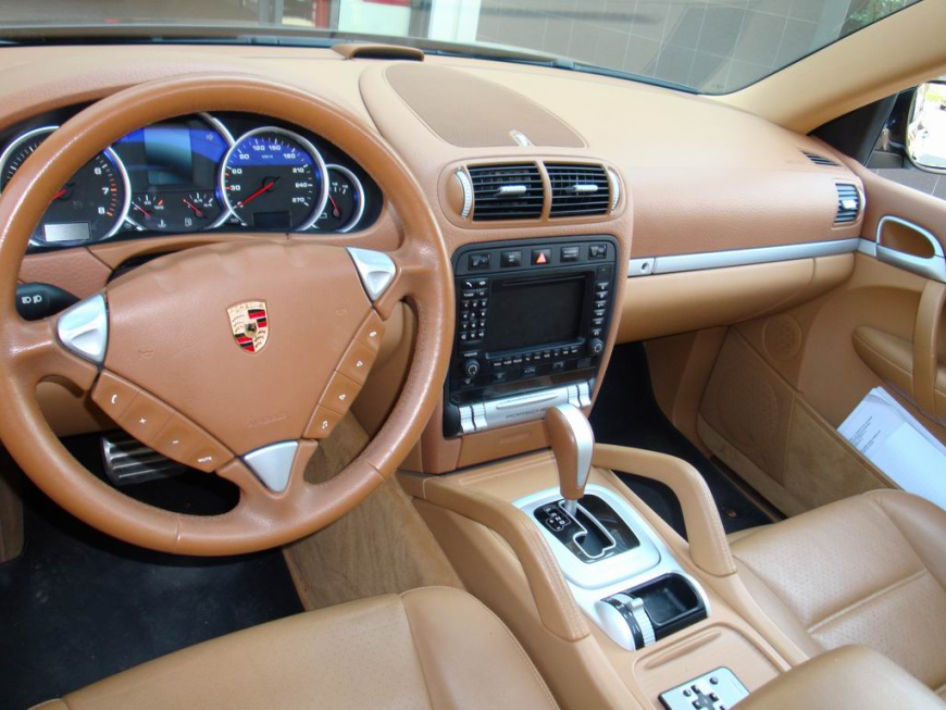 Εγκατάσταση TV Tuner και Unlock της εργοστασιακής οθόνης σε Porsche Cayenne.