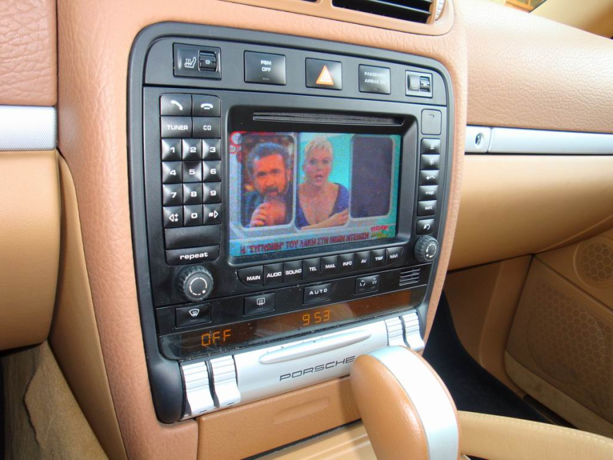 Εγκατάσταση TV Tuner και Unlock της εργοστασιακής οθόνης σε Porsche Cayenne.