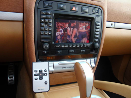 Εγκατάσταση TV Tuner και Unlock της εργοστασιακής οθόνης σε Porsche Cayenne.