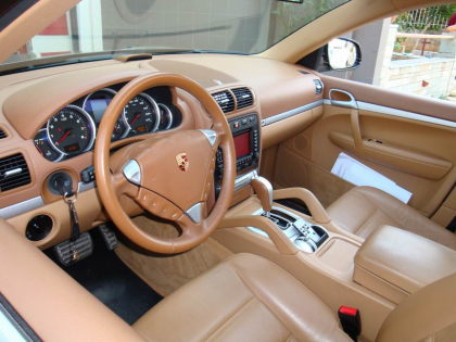 Εγκατάσταση TV Tuner και Unlock της εργοστασιακής οθόνης σε Porsche Cayenne.