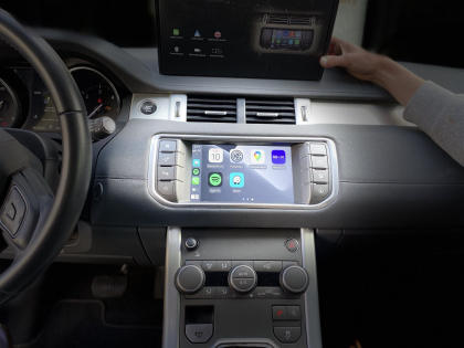 Εγκατάσταση Apple Carplay/Android Auto, Rear view Camera σε Range Rover Evoque 2016.