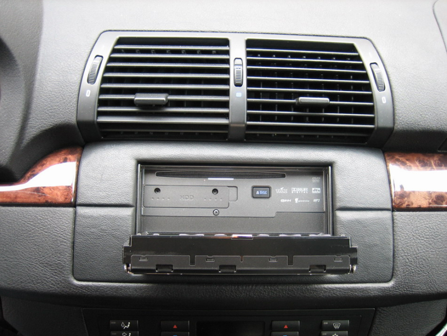 Εγκατάσταση Car Cinema & Navigation Pioneer AVIC-HD1BT σε BMW X5 4.4.