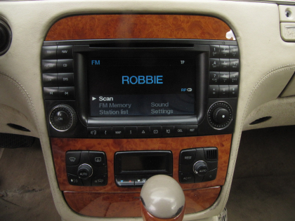 Εγκατάσταση TV Tuner με DVB-T σε Mercedes-Benz S600.