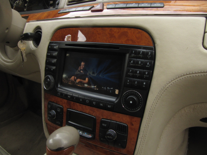 Εγκατάσταση TV Tuner με DVB-T σε Mercedes-Benz S600.