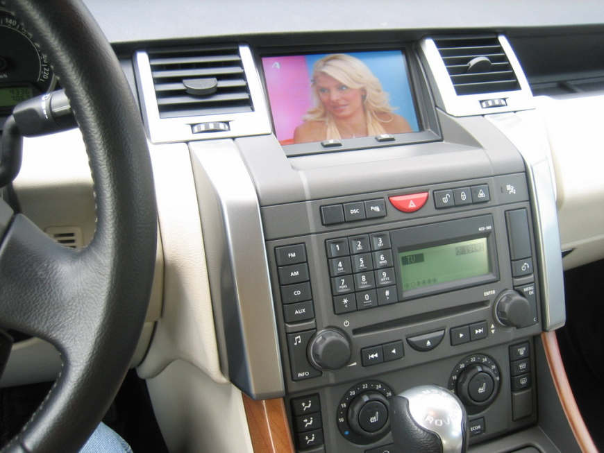 Εγκατάσταση TV-Tuner, DVD/MP3 και οθονών 6,5” σε Range Rover Supercharged Sport.