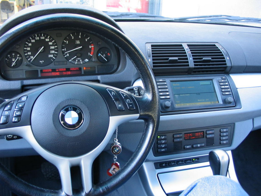 Εγκατάσταση Car Cinema συστήματος Eton με PlayStation σε BMW X5 4.4.