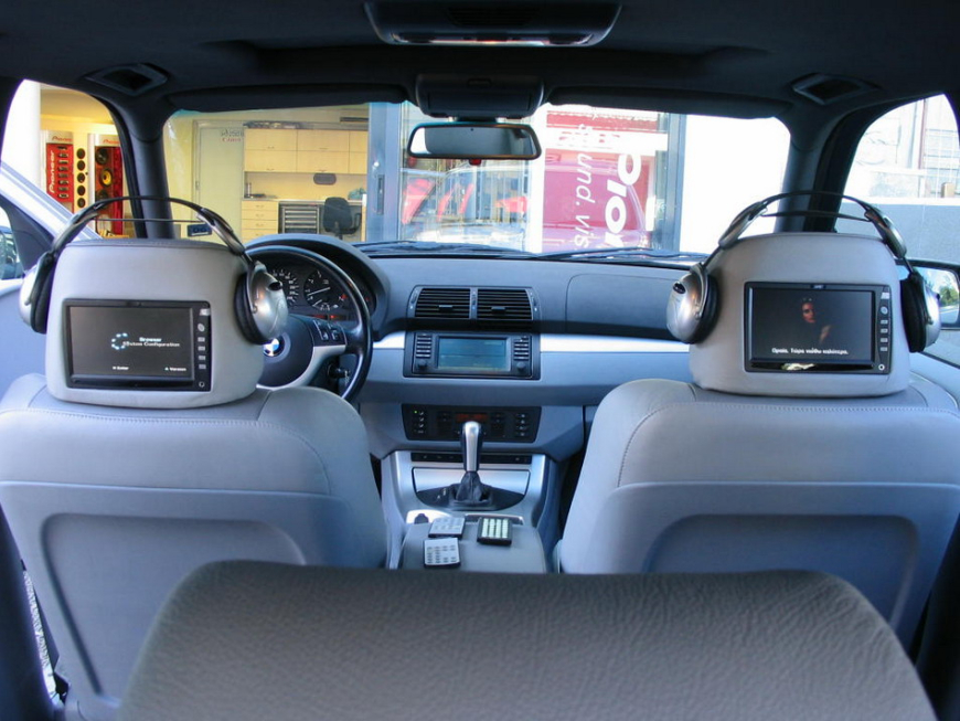 Εγκατάσταση Car Cinema συστήματος Eton με PlayStation σε BMW X5 4.4.