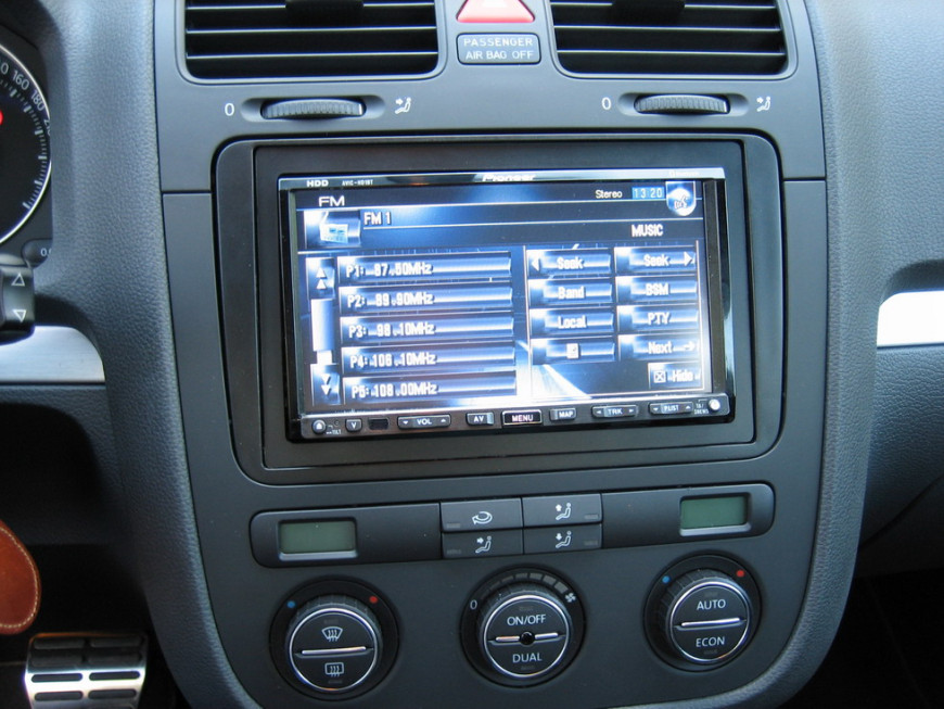 Εγκατάσταση Car Cinema Navigation Pioneer AVIC-HD1BT σε Volkswagen Golf GTI