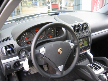 ΕγκατάστασηPorsche Cayenne 2006. Car Cinema Pioneer-Eton.