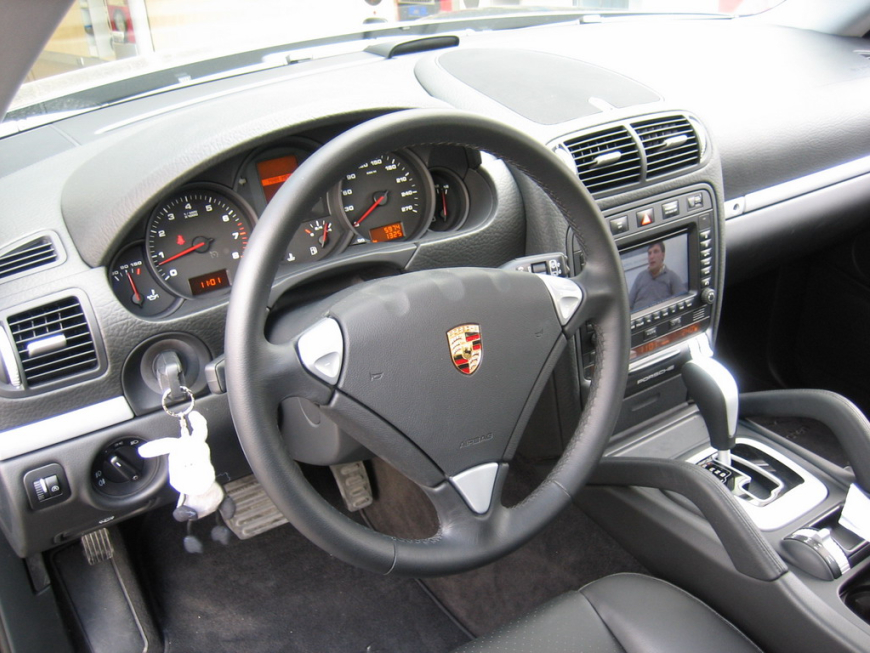 ΕγκατάστασηPorsche Cayenne 2006. Car Cinema Pioneer-Eton.