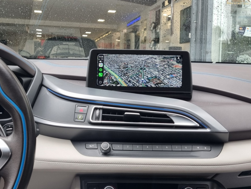 Εγκατάσταση Ασύρματου CarPlay & Android Auto σε BMW i8 με Διατήρηση Εργοστασιακών Λειτουργιών