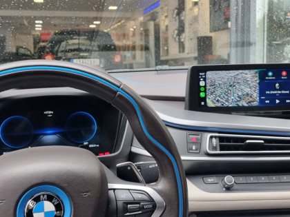 Εγκατάσταση Ασύρματου CarPlay & Android Auto σε BMW i8 με Διατήρηση Εργοστασιακών Λειτουργιών
