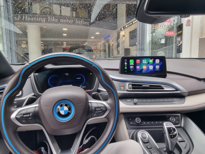 Εγκατάσταση Ασύρματου CarPlay & Android Auto σε BMW i8 με Διατήρηση Εργοστασιακών Λειτουργιών