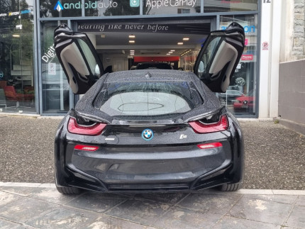 Εγκατάσταση Ασύρματου CarPlay & Android Auto σε BMW i8 με Διατήρηση Εργοστασιακών Λειτουργιών