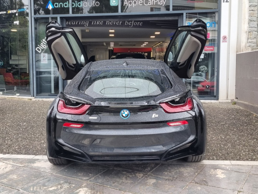 Εγκατάσταση Ασύρματου CarPlay & Android Auto σε BMW i8 με Διατήρηση Εργοστασιακών Λειτουργιών