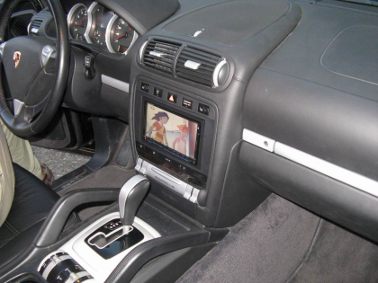 Εγκατάσταση Car Cinema – Kenwood DNX8220BT & Macrom σε Porsche Cayenne