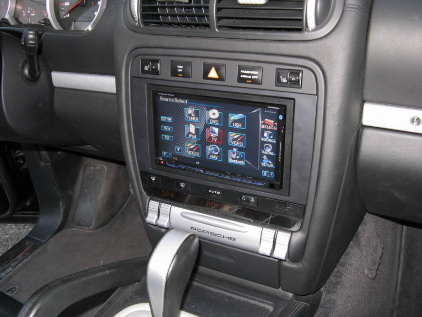 Εγκατάσταση Car Cinema – Kenwood DNX8220BT & Macrom σε Porsche Cayenne