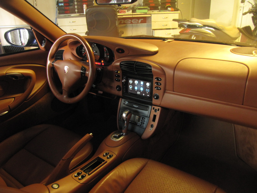 Εγκατάσταση Car Cinema & Audio Upgrade – Phonocar VM 056 σε Porsche 996 Carrera 4.