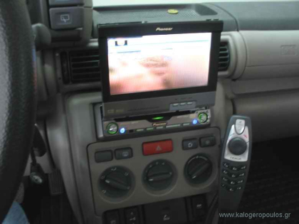 Εγκατάσταση 1DIN Pioneer AVH-P 6500DVD και τηλεφώνου Nokia σε Land Rover Freelander.