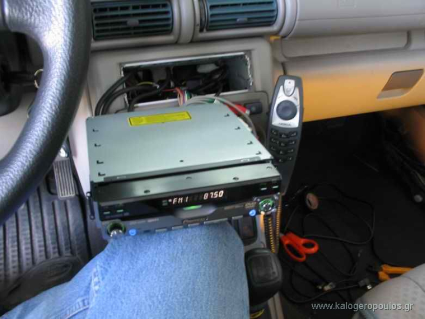 Εγκατάσταση 1DIN Pioneer AVH-P 6500DVD και τηλεφώνου Nokia σε Land Rover Freelander.