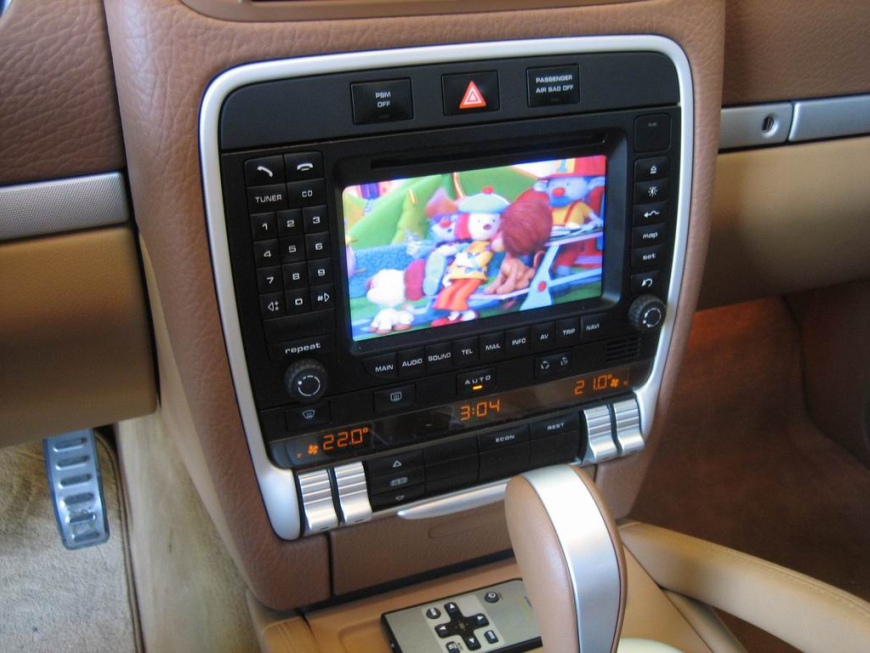 Εγκατάσταση Tv Tuner Pioneer - Blinder - M40 X-Treme σε Porsche Cayenne.