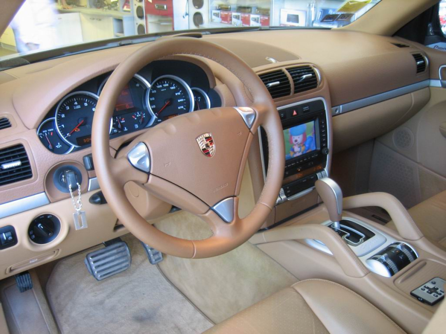 Εγκατάσταση Tv Tuner Pioneer - Blinder - M40 X-Treme σε Porsche Cayenne.