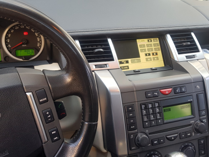 Εγκατάσταση Apple Car Play - Android Auto, Rear Camera, TvTuner στην εργοστασιακή οθόνη του Range Rover Sport.