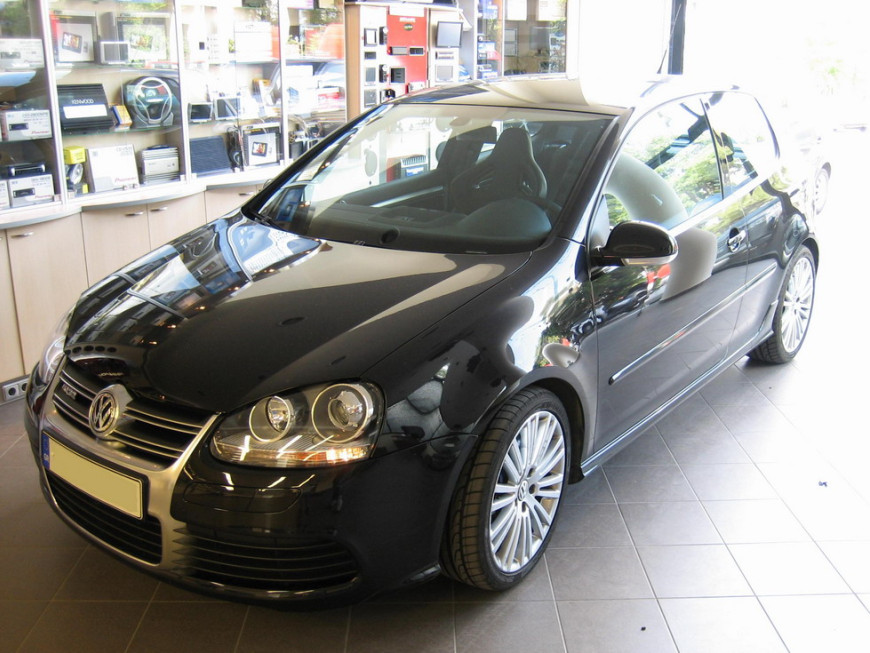Εγκατάσταση Car Cinema Kenwood DDX-6027 με Parking Sensor σε Volkswagen Golf R32