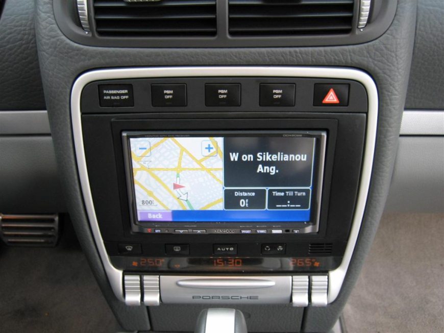 Εγκατάσταση Car Cinema-Navigation Kenwood DDX-6029 σε Porsche Cayenne.