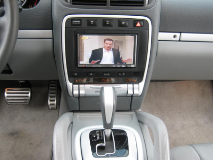Εγκατάσταση Car Cinema-Navigation Kenwood DDX-6029 σε Porsche Cayenne.