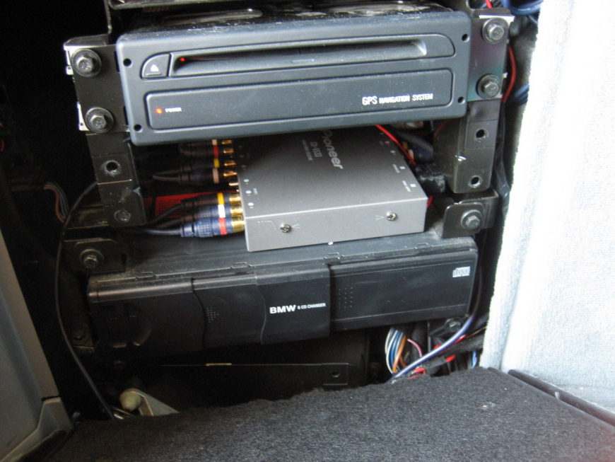 Εγκατάσταση Car Cinema συστήματος Eton με PlayStation 2 σε BMW X5 4.4.