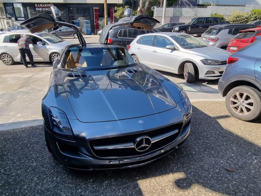 Εγκατάσταση CarPlay/Android Auto και μετατροπή Οθόνης σε Touch Screen σε Mercedes AMG SLS.