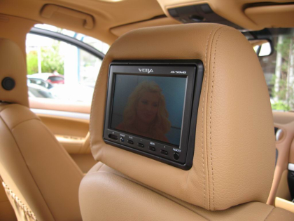 Εγκατάσταση TV Tuner και Unlock της εργοστασιακής οθόνης σε Porsche Cayenne.