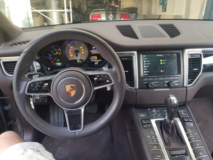 Εγκατάσταση Wireless Apple CarPlay/Android Auto της Unique Auto σε Porsche Macan.