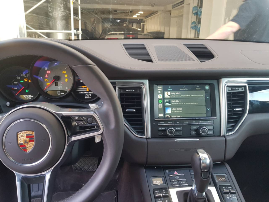 Εγκατάσταση Wireless Apple CarPlay/Android Auto της Unique Auto σε Porsche Macan.