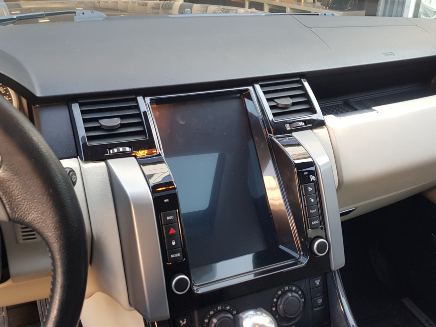 Εγκατάσταση Multimedia Bizzar Tesla Style σε Range Rover Sport.