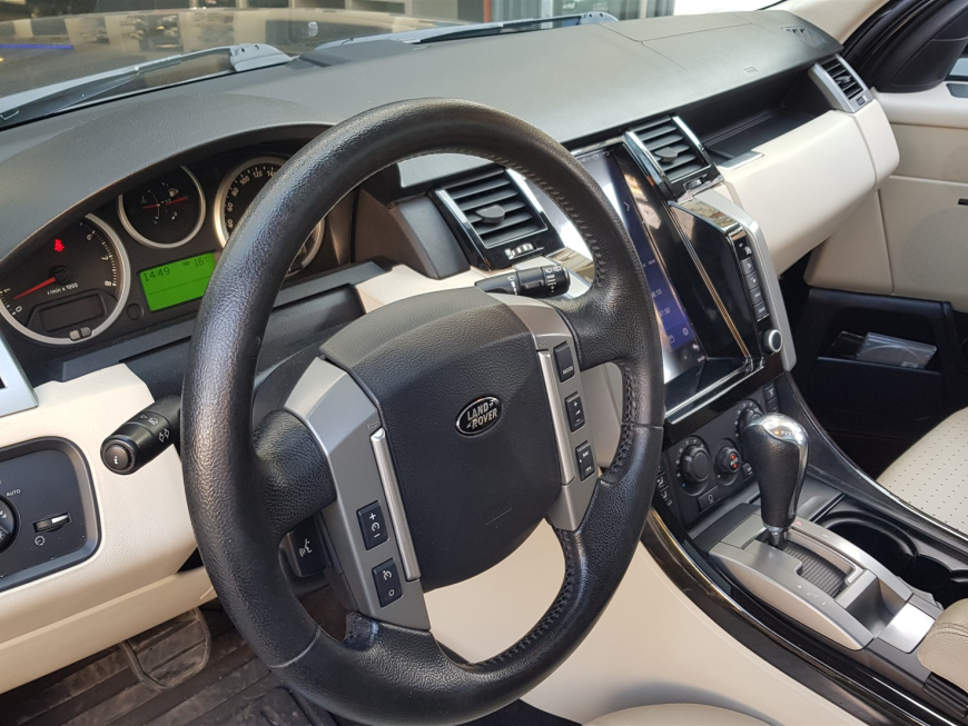 Εγκατάσταση Multimedia Bizzar Tesla Style σε Range Rover Sport.