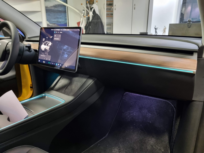 Εγκατάσταση ambient lights σε Tesla Y