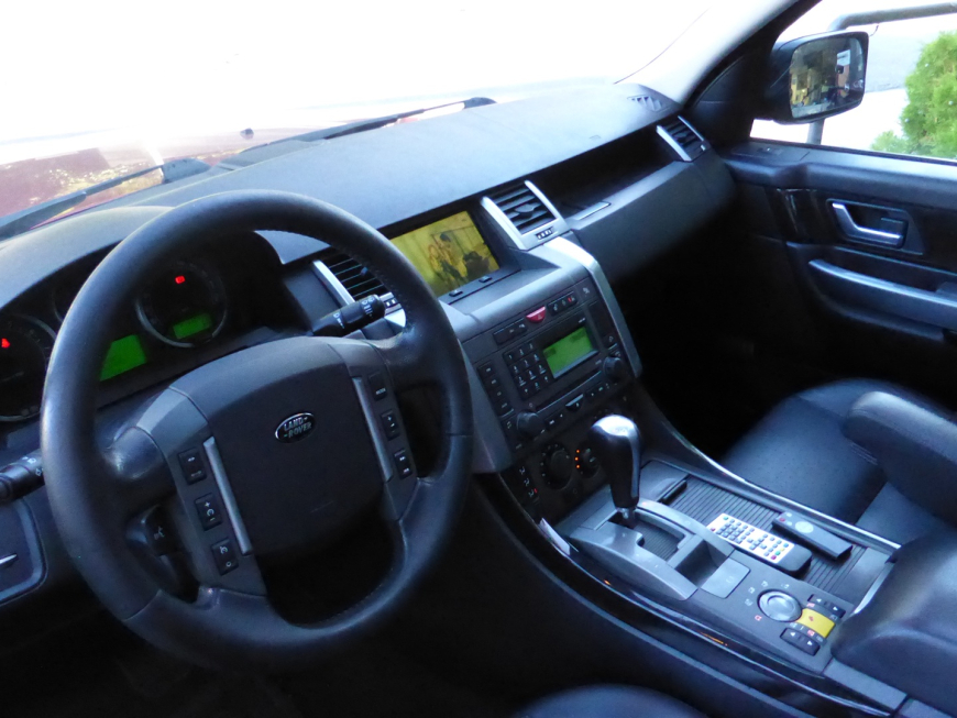 Eγκατάσταση TV Tuner και unlock της εργοστασιακής οθόνης σε Range Rover Supercharged Sport.