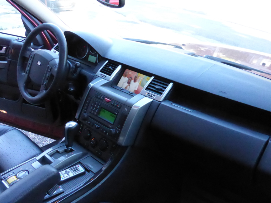 Eγκατάσταση TV Tuner και unlock της εργοστασιακής οθόνης σε Range Rover Supercharged Sport.