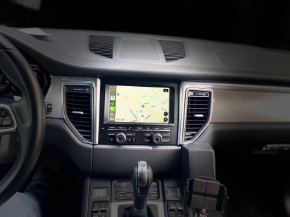 Εγκατάσταση Wireless Apple CarPlay/Android Auto της Unique Auto και Rear Camera σε Porsche Macan