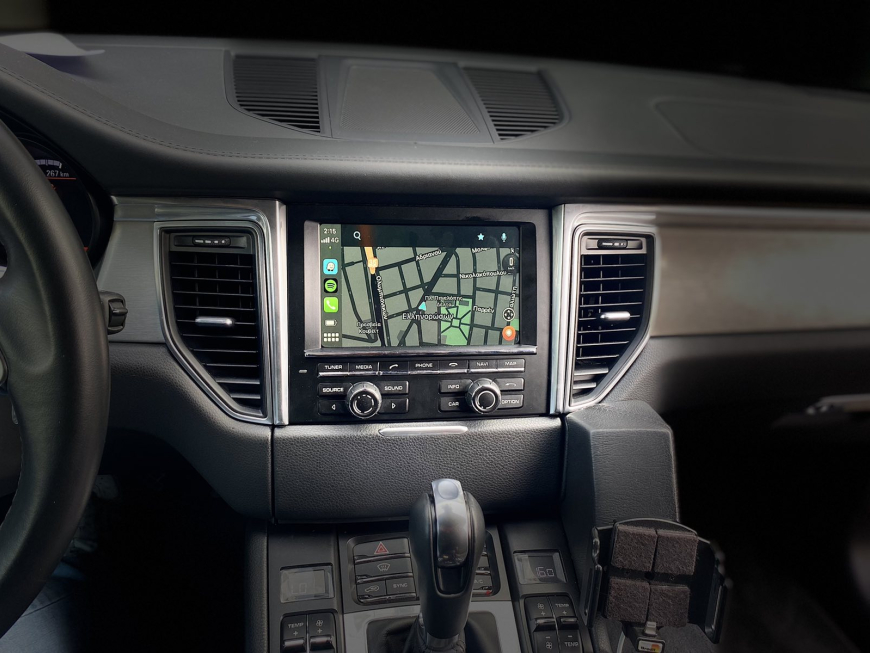 Εγκατάσταση Wireless Apple CarPlay/Android Auto της Unique Auto και Rear Camera σε Porsche Macan