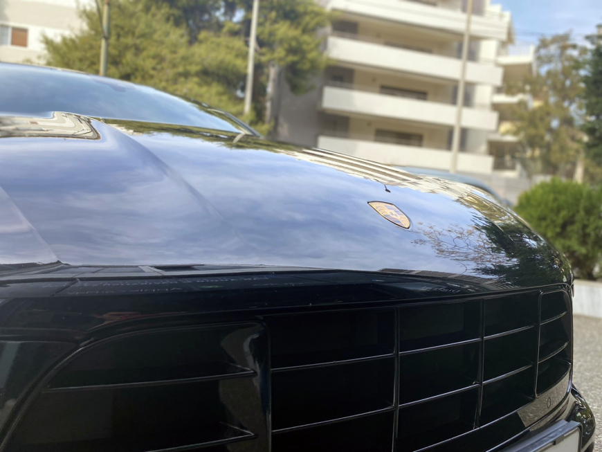 Εγκατάσταση Wireless Apple CarPlay/Android Auto της Unique Auto και Rear Camera σε Porsche Macan