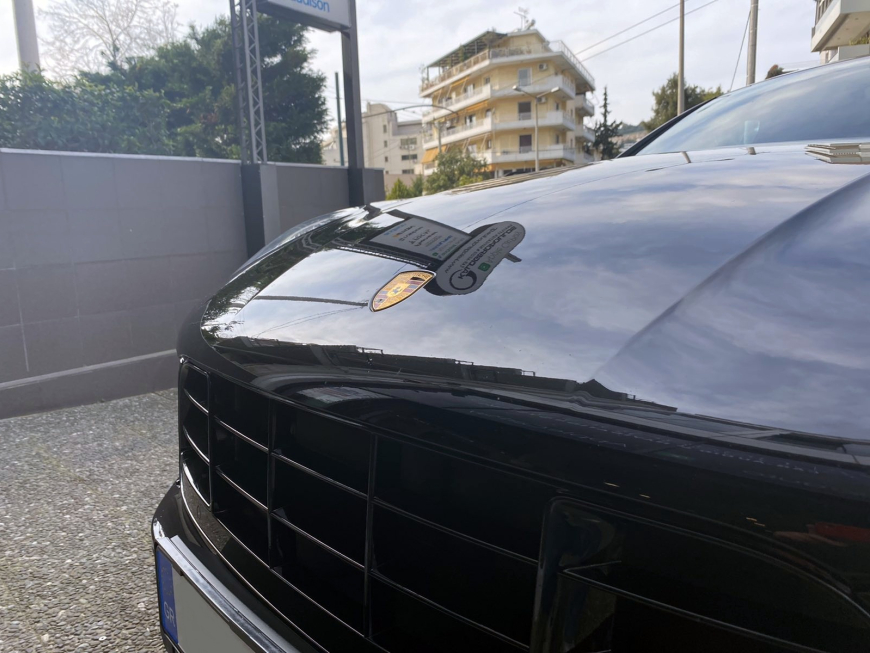 Εγκατάσταση Wireless Apple CarPlay/Android Auto της Unique Auto και Rear Camera σε Porsche Macan