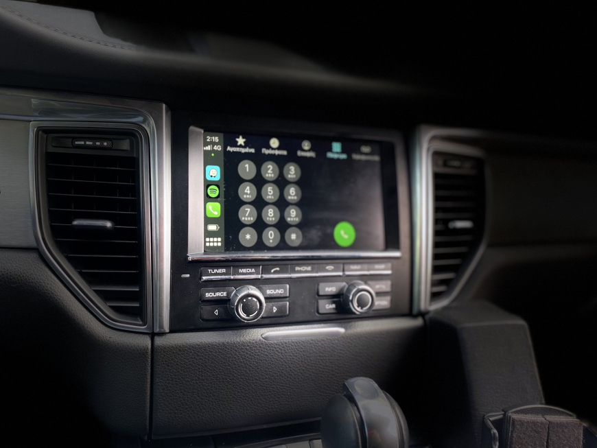 Εγκατάσταση Wireless Apple CarPlay/Android Auto της Unique Auto και Rear Camera σε Porsche Macan