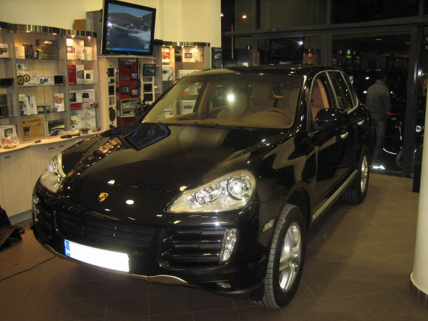Εγκατάσταση Car Cinema Navigation Kenwood DNX7200 σε Porsche Cayenne.