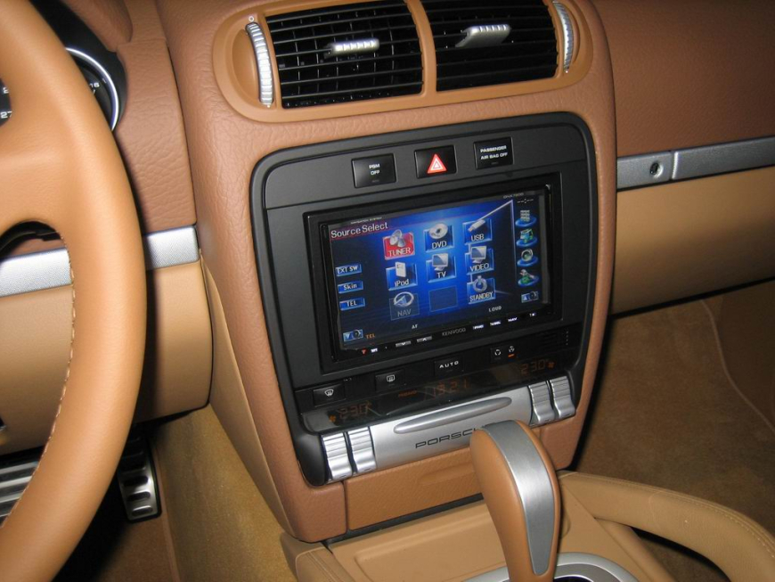 Εγκατάσταση Car Cinema Navigation Kenwood DNX7200 σε Porsche Cayenne.
