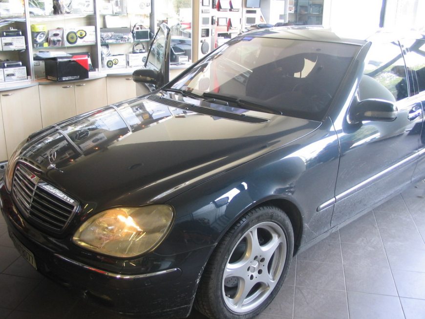 Εγκατάσταση Car Cinema Macrom σε Mercedes S320.