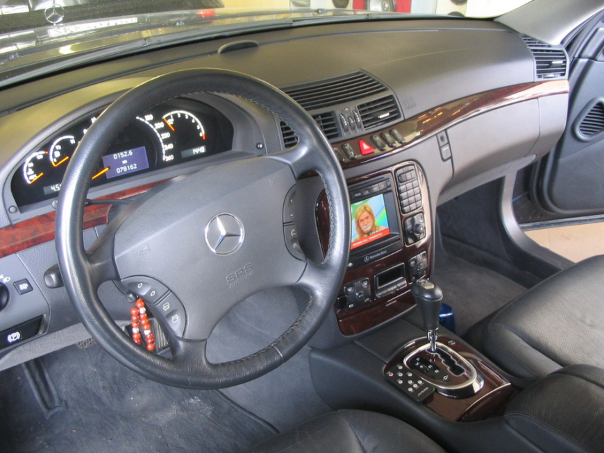 Εγκατάσταση Car Cinema Macrom σε Mercedes S320.